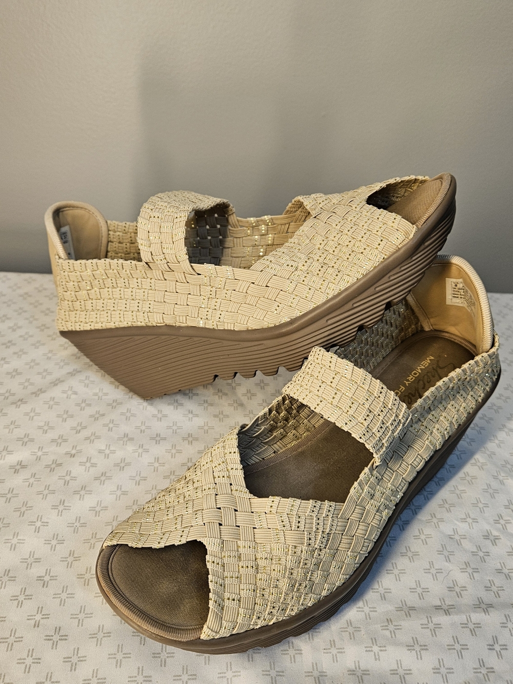 Skechers Women Woven Slip-On Open Toe Wedge Sandals Memory Foam Glitter US 8